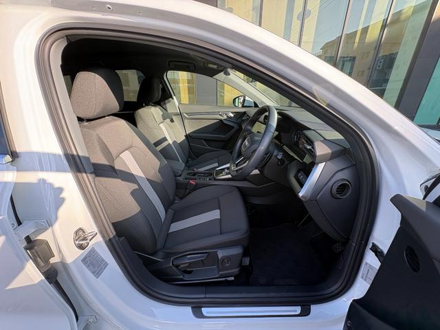 A3 スポーツバック 1stエディション 衝突軽減ブレーキ アダプティブクルーズコントロール 純正ナビTV AppleCarPlay バックカメラ クリアランスソナー LEDヘッドライト オートハイビーム アイドリングストップ シートヒーター(7枚目)