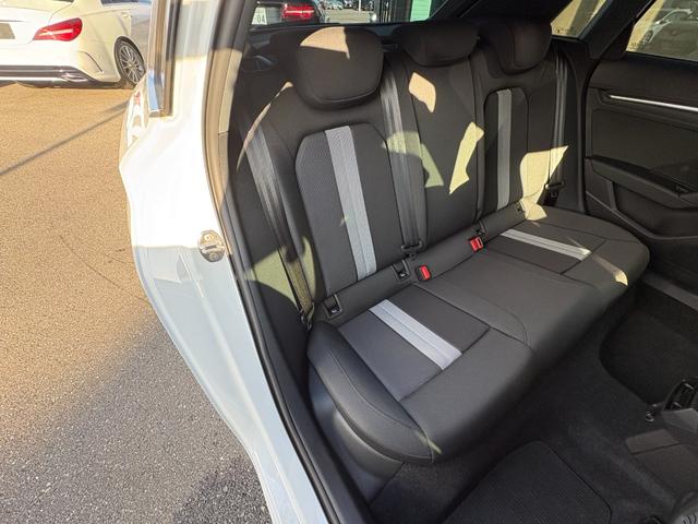 A3 スポーツバック 1stエディション 衝突軽減ブレーキ アダプティブクルーズコントロール 純正ナビTV AppleCarPlay バックカメラ クリアランスソナー LEDヘッドライト オートハイビーム アイドリングストップ シートヒーター(39枚目)