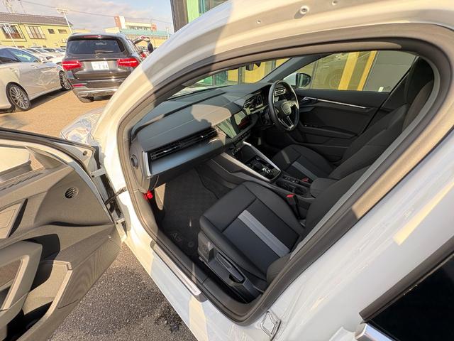 A3 スポーツバック 1stエディション 衝突軽減ブレーキ アダプティブクルーズコントロール 純正ナビTV AppleCarPlay バックカメラ クリアランスソナー LEDヘッドライト オートハイビーム アイドリングストップ シートヒーター(40枚目)