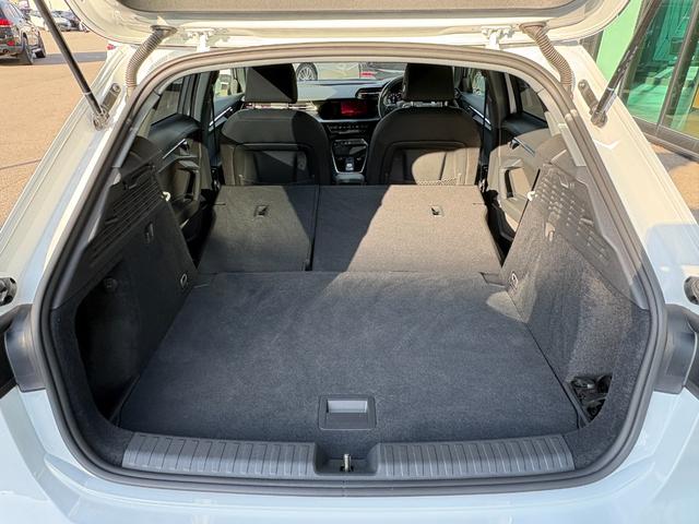 A3 スポーツバック 1stエディション 衝突軽減ブレーキ アダプティブクルーズコントロール 純正ナビTV AppleCarPlay バックカメラ クリアランスソナー LEDヘッドライト オートハイビーム アイドリングストップ シートヒーター(49枚目)