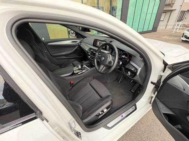 5シリーズ 523d xDrive Mスピリット 衝突軽減B アダプティブクルーズコントロール ブラインドスポット レーンキープ ナビ フルセグ AppleCarPlay 360カメラ クリアランスソナー オートトランク ヘッドアップディスプレイ(7枚目)