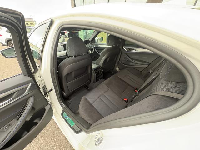 5シリーズ 523d xDrive Mスピリット 衝突軽減B アダプティブクルーズコントロール ブラインドスポット レーンキープ ナビ フルセグ AppleCarPlay 360カメラ クリアランスソナー オートトランク ヘッドアップディスプレイ(39枚目)