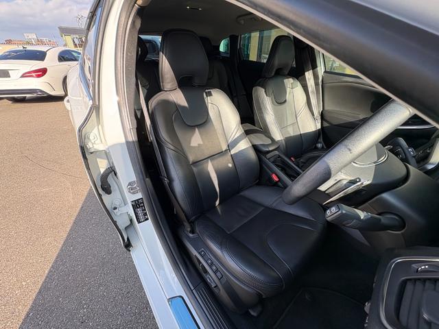 各種オートローンも取り扱っております。【通常ローン】【残価設定型】【自由返済型】【リース型】とお客様ご希望にお合わせできるプランをご用意しております。シミュレーションもお気軽にご相談下さい。