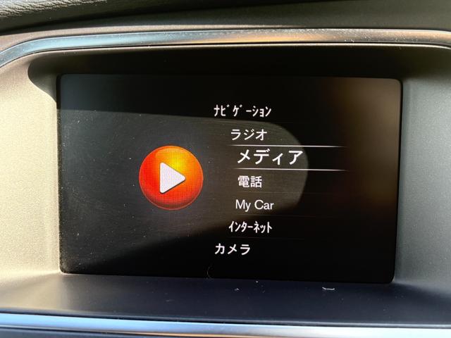 ＬＩＢＥＲＡＬＡは輸入車と本を愛される方々に少しだけ上質な時間が過ぎていくように、落ち着きのある空間をご用意しております。