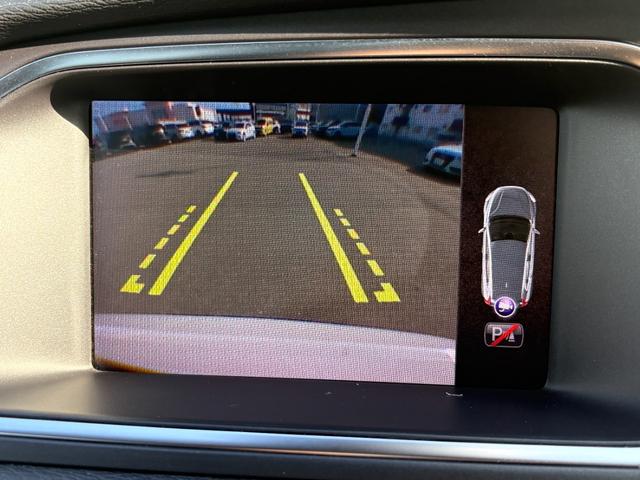 特別なクルマを選ぶための贅沢な空間をご用意。ゆったりと落ち着いた空間でコーヒーを飲みながら車選びをお楽しみください。