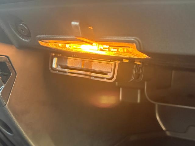 ＬＩＢＥＲＡＬＡでは多種多様の車種をご用意させていただいております。お客様がご納得いくまで、そのお車の持つ特性を五感すべてで感じ取っていただける場をご提供します。