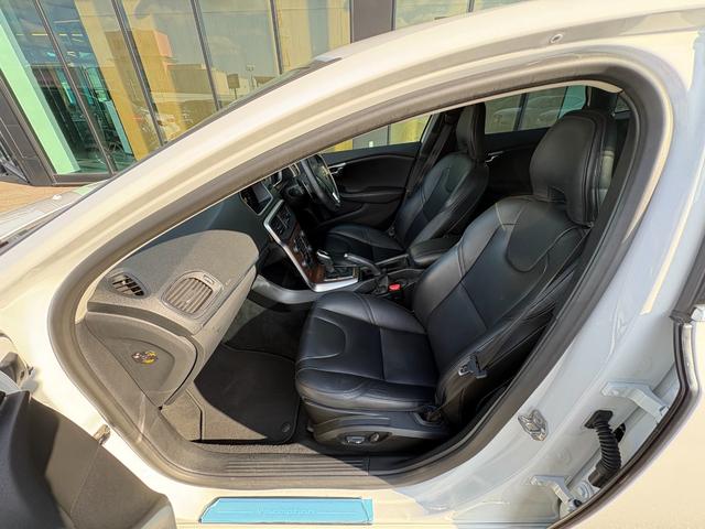 未来ヘ挑戦、「挑む（いどむ）」ことに強い想いを込め、株式会社ＩＤＯＭ（いどむ）と商号変更することにしました。