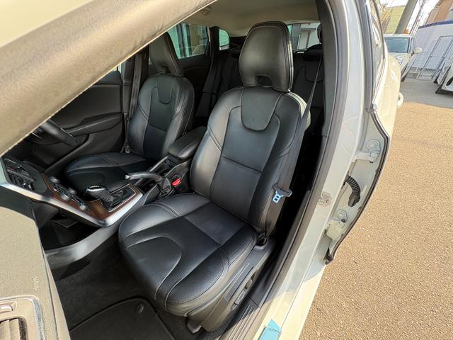 私共、輸入車専門店ＬＩＢＥＲＡＬＡをはじめ、　ＢＭＷの新車ディーラー、軽自動車専門店、国産ミニバン専門店、ＳＵＶ専門店など、多くの販売チャネルをご用意しております。