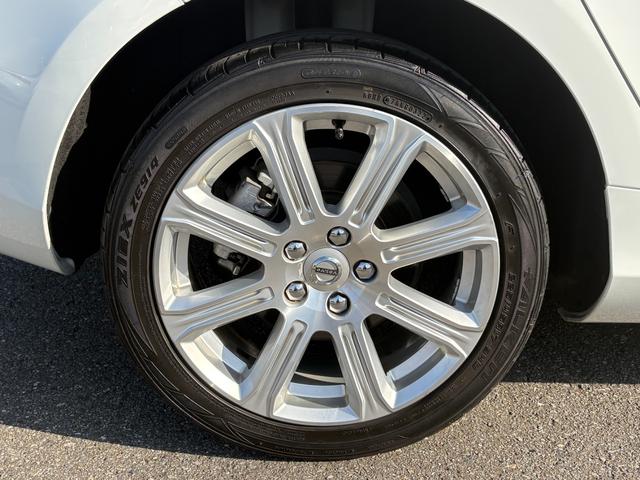 ＬＩＢＥＲＡＬＡでは多種多様の車種をご用意させていただいております。お客様がご納得いくまで、そのお車の持つ特性を五感すべてで感じ取っていただける場をご提供します。