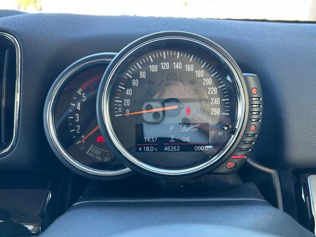 MINI クーパーD クロスオーバー オール4 衝突軽減ブレーキ アダプティブクルーズコントロール 純正ナビ バックカメラ クリアランスソナー オートマチックテールゲート フットトランクオープナー ETC 純正ルーフキャリアー シートヒーター(11枚目)