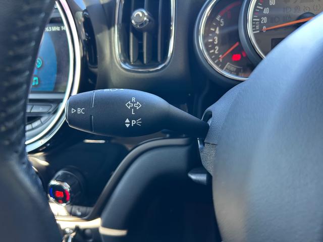 MINI クーパーD クロスオーバー オール4 衝突軽減ブレーキ アダプティブクルーズコントロール 純正ナビ バックカメラ クリアランスソナー オートマチックテールゲート フットトランクオープナー ETC 純正ルーフキャリアー シートヒーター(14枚目)