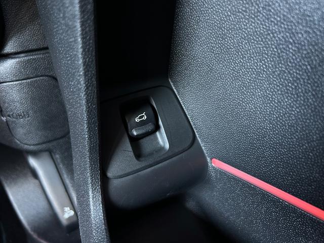 MINI クーパーD クロスオーバー オール4 衝突軽減ブレーキ アダプティブクルーズコントロール 純正ナビ バックカメラ クリアランスソナー オートマチックテールゲート フットトランクオープナー ETC 純正ルーフキャリアー シートヒーター(19枚目)