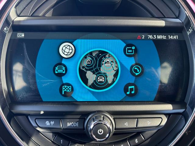 MINI クーパーD クロスオーバー オール4 衝突軽減ブレーキ アダプティブクルーズコントロール 純正ナビ バックカメラ クリアランスソナー オートマチックテールゲート フットトランクオープナー ETC 純正ルーフキャリアー シートヒーター(23枚目)