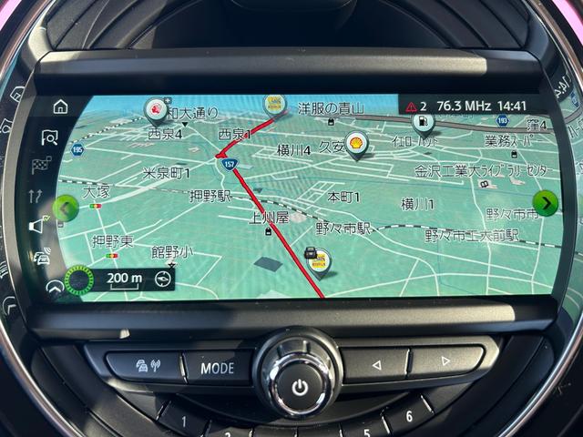 MINI クーパーD クロスオーバー オール4 衝突軽減ブレーキ アダプティブクルーズコントロール 純正ナビ バックカメラ クリアランスソナー オートマチックテールゲート フットトランクオープナー ETC 純正ルーフキャリアー シートヒーター(24枚目)