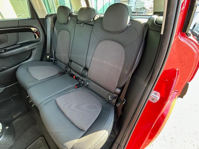 MINI クーパーD クロスオーバー オール4 衝突軽減ブレーキ アダプティブクルーズコントロール 純正ナビ バックカメラ クリアランスソナー オートマチックテールゲート フットトランクオープナー ETC 純正ルーフキャリアー シートヒーター(44枚目)