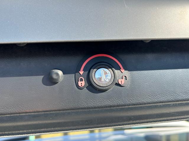 MINI クーパーD クロスオーバー オール4 衝突軽減ブレーキ アダプティブクルーズコントロール 純正ナビ バックカメラ クリアランスソナー オートマチックテールゲート フットトランクオープナー ETC 純正ルーフキャリアー シートヒーター(49枚目)