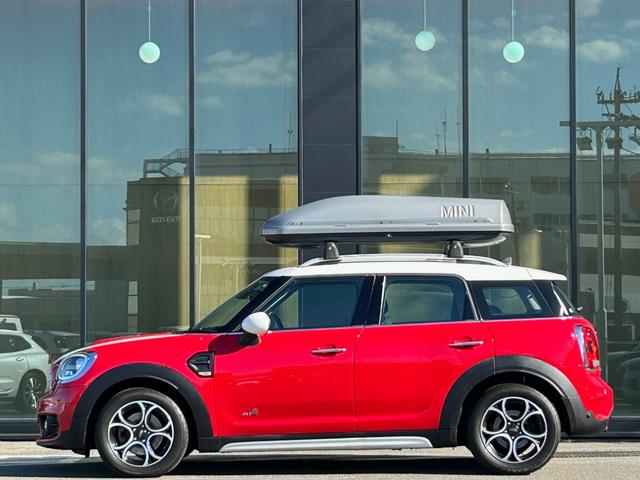 MINI クーパーD クロスオーバー オール4 衝突軽減ブレーキ アダプティブクルーズコントロール 純正ナビ バックカメラ クリアランスソナー オートマチックテールゲート フットトランクオープナー ETC 純正ルーフキャリアー シートヒーター(56枚目)