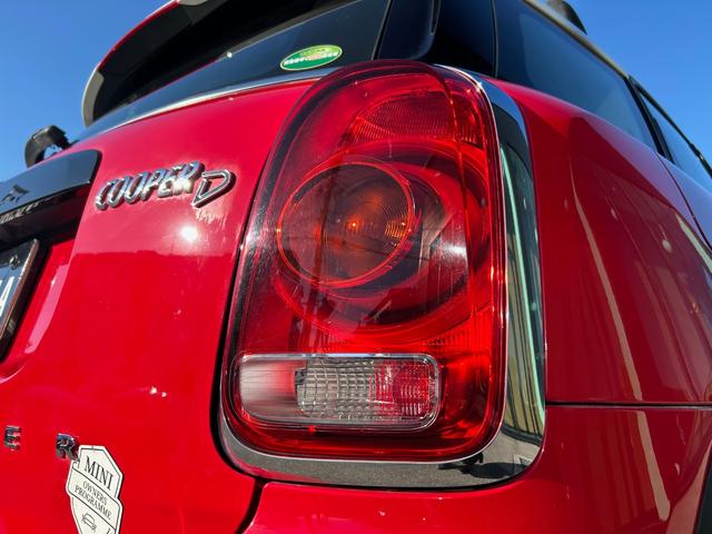 MINI クーパーD クロスオーバー オール4 衝突軽減ブレーキ アダプティブクルーズコントロール 純正ナビ バックカメラ クリアランスソナー オートマチックテールゲート フットトランクオープナー ETC 純正ルーフキャリアー シートヒーター(60枚目)