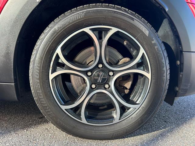 MINI クーパーD クロスオーバー オール4 衝突軽減ブレーキ アダプティブクルーズコントロール 純正ナビ バックカメラ クリアランスソナー オートマチックテールゲート フットトランクオープナー ETC 純正ルーフキャリアー シートヒーター(61枚目)