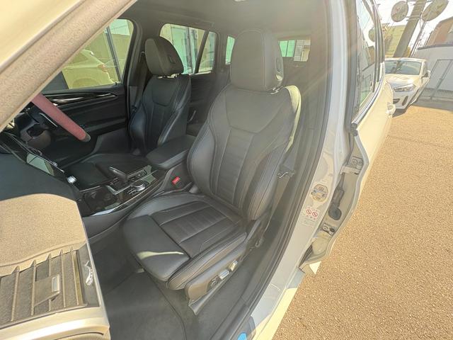 X3 xDrive 20d Mスポーツ イノベーションPKG ハイラインPKG 黒革シート シートヒーター ジェスチャーコントロール 衝突軽減ブレーキ アダプティブクルーズコントロール ブラインドスポットモニター 純正ナビTV 360カメラ(41枚目)