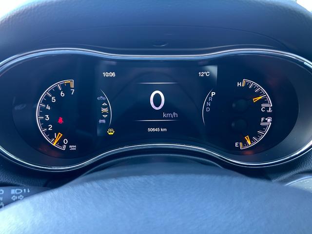 ジープ・グランドチェロキー アップランド 160台限定 黒革調シートカバー 純正ナビ AppleCarPlay バックカメラ フロントカメラ クリアランスソナー クルーズコントロール ヒルディセントコントロール フリップダウンモニター(11枚目)