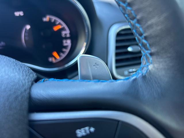 ジープ・グランドチェロキー アップランド 160台限定 黒革調シートカバー 純正ナビ AppleCarPlay バックカメラ フロントカメラ クリアランスソナー クルーズコントロール ヒルディセントコントロール フリップダウンモニター(15枚目)