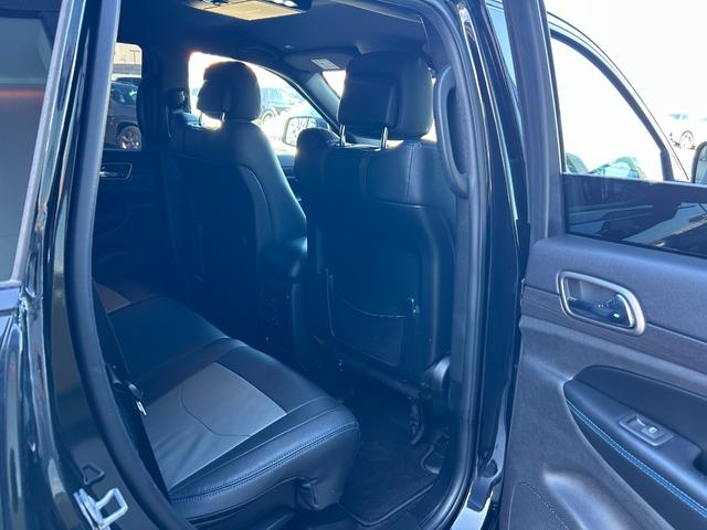 ジープ・グランドチェロキー アップランド 160台限定 黒革調シートカバー 純正ナビ AppleCarPlay バックカメラ フロントカメラ クリアランスソナー クルーズコントロール ヒルディセントコントロール フリップダウンモニター(34枚目)