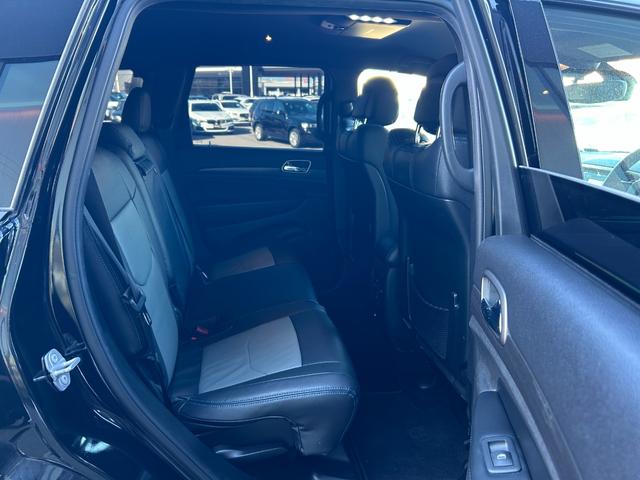 ジープ・グランドチェロキー アップランド 160台限定 黒革調シートカバー 純正ナビ AppleCarPlay バックカメラ フロントカメラ クリアランスソナー クルーズコントロール ヒルディセントコントロール フリップダウンモニター(35枚目)