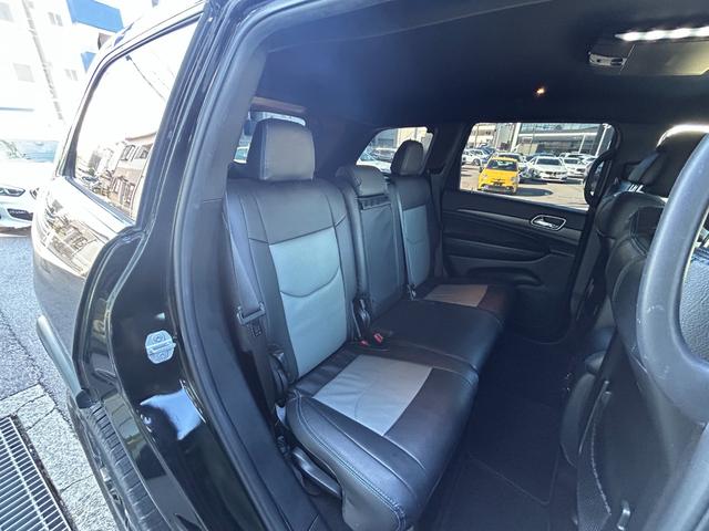 ジープ・グランドチェロキー アップランド 160台限定 黒革調シートカバー 純正ナビ AppleCarPlay バックカメラ フロントカメラ クリアランスソナー クルーズコントロール ヒルディセントコントロール フリップダウンモニター(36枚目)