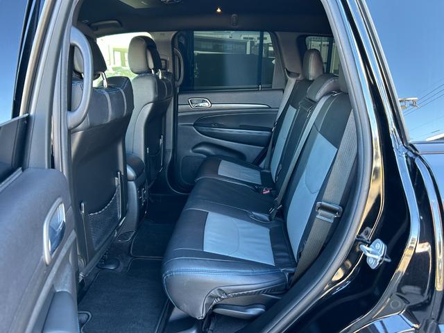 ジープ・グランドチェロキー アップランド 160台限定 黒革調シートカバー 純正ナビ AppleCarPlay バックカメラ フロントカメラ クリアランスソナー クルーズコントロール ヒルディセントコントロール フリップダウンモニター(44枚目)