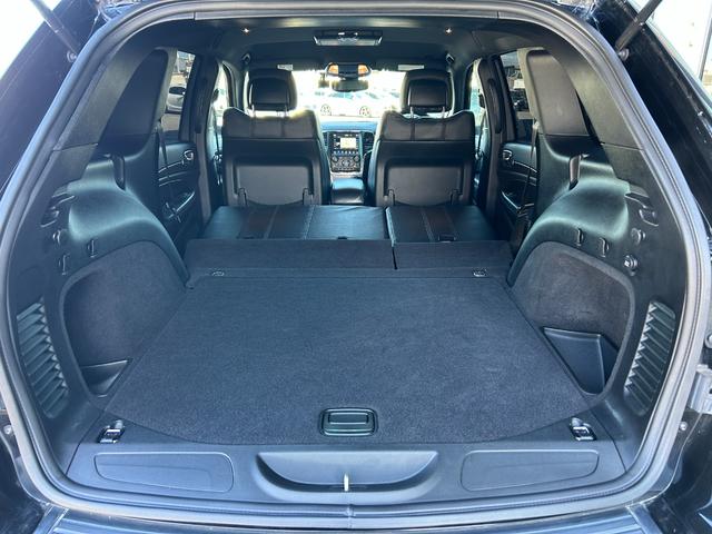 ジープ・グランドチェロキー アップランド 160台限定 黒革調シートカバー 純正ナビ AppleCarPlay バックカメラ フロントカメラ クリアランスソナー クルーズコントロール ヒルディセントコントロール フリップダウンモニター(48枚目)