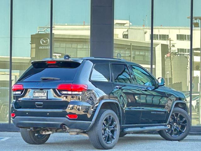 ジープ・グランドチェロキー アップランド 160台限定 黒革調シートカバー 純正ナビ AppleCarPlay バックカメラ フロントカメラ クリアランスソナー クルーズコントロール ヒルディセントコントロール フリップダウンモニター(52枚目)
