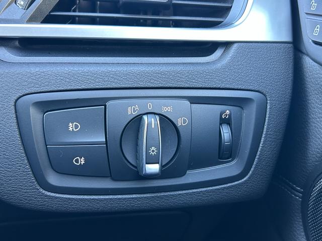 X1 xDrive 18d xライン サンルーフ 純正ナビ バックカメラ クリアランスソナー オートマチックテールゲート フットトランクオープナー コンフォートアクセス ドライブレコーダー LEDヘッドライト インテリジェントセーフティ(16枚目)