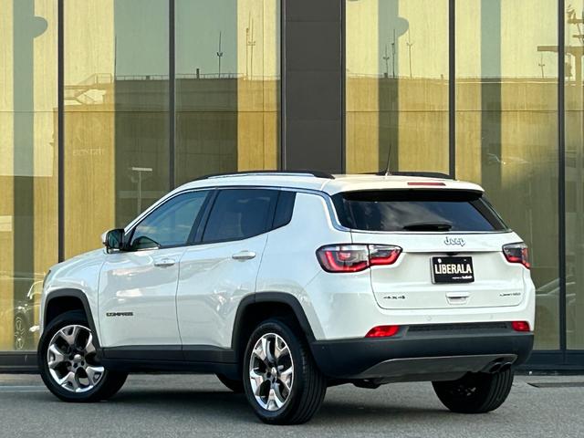 ジープ・コンパス リミテッド サンルーフ 黒革シート シートヒータ Beatsサウンド 衝突軽減B アダプティブクルーズコントロール ブラインドスポットモニター 純正ナビ AppleCarPlay バックカメラ クリアランスソナー(50枚目)