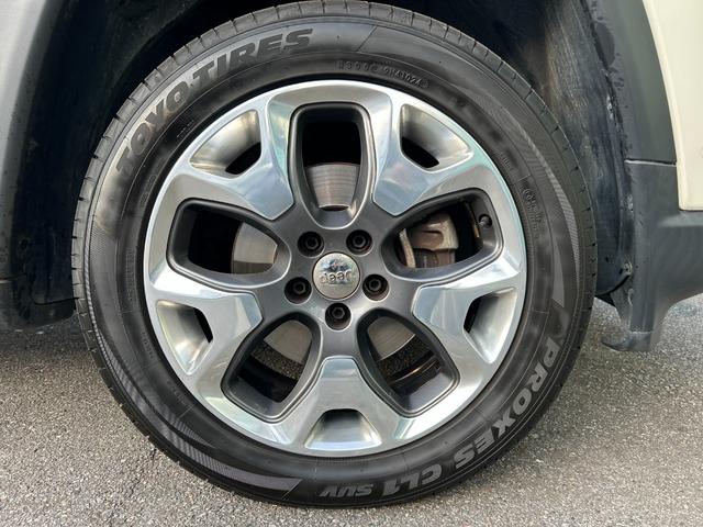 ジープ・コンパス リミテッド サンルーフ 黒革シート シートヒータ Beatsサウンド 衝突軽減B アダプティブクルーズコントロール ブラインドスポットモニター 純正ナビ AppleCarPlay バックカメラ クリアランスソナー(56枚目)