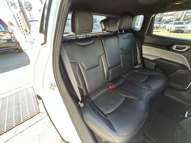 ジープ・コンパス リミテッド 黒革シート シートヒーターALPINEサウンド 衝突軽減ブレーキ アダプティブクルーズコントロール ブラインドスポットモニター 純ナビ CarPlay 360カメラ クリアランスソナー 電動リアゲート(35枚目)