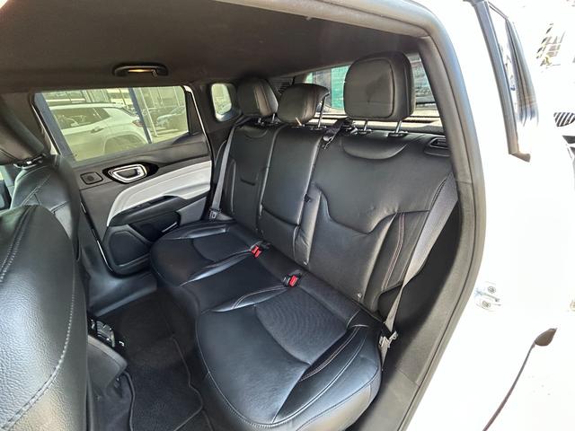 ジープ・コンパス リミテッド 黒革シート シートヒーターALPINEサウンド 衝突軽減ブレーキ アダプティブクルーズコントロール ブラインドスポットモニター 純ナビ CarPlay 360カメラ クリアランスソナー 電動リアゲート(45枚目)