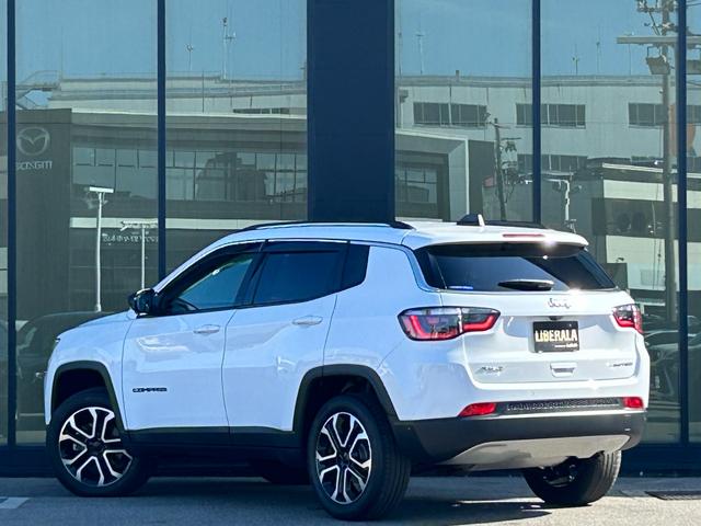 ジープ・コンパス リミテッド 黒革シート シートヒーターALPINEサウンド 衝突軽減ブレーキ アダプティブクルーズコントロール ブラインドスポットモニター 純ナビ CarPlay 360カメラ クリアランスソナー 電動リアゲート(52枚目)