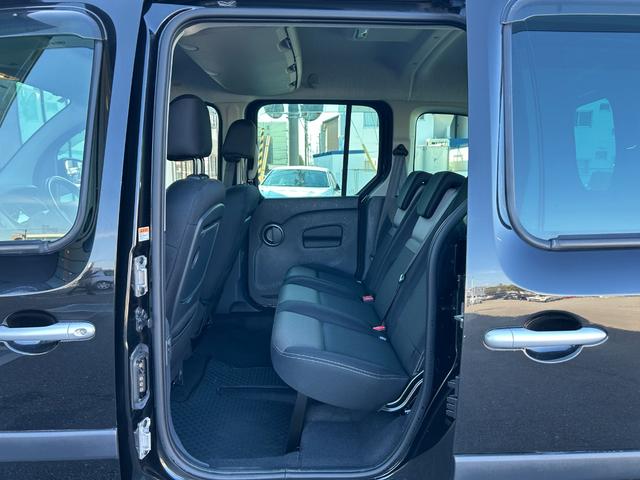 私共、輸入車専門店ＬＩＢＥＲＡＬＡをはじめ、　ＢＭＷの新車ディーラー、軽自動車専門店、国産ミニバン専門店、ＳＵＶ専門店など、多くの販売チャネルをご用意しております。