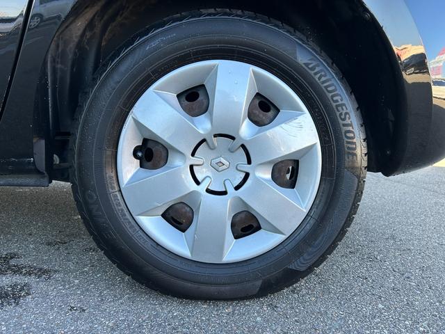 ＬＩＢＥＲＡＬＡでは複数のメーカーのお車をワンストップで乗り比べしていただける輸入車ブランド店舗です。お気軽にお立ち寄りいただき心ゆくまでその性能をご堪能してください。