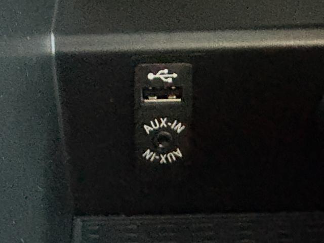 ご遠方の場合でも、下取り車両の金額を概算でお出しすることは可能でございます。車検証をお手元に、走行距離をご確認の上お問い合わせくださいませ。