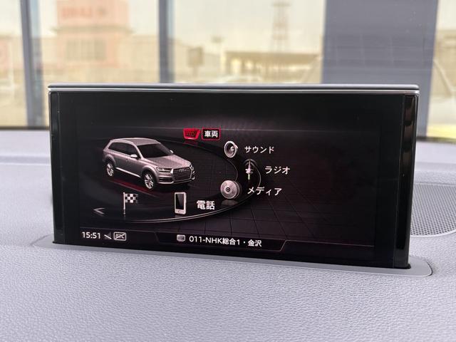 ＬＩＢＥＲＡＬＡは輸入車と本を愛される方々に少しだけ上質な時間が過ぎていくように、落ち着きのある空間をご用意しております。