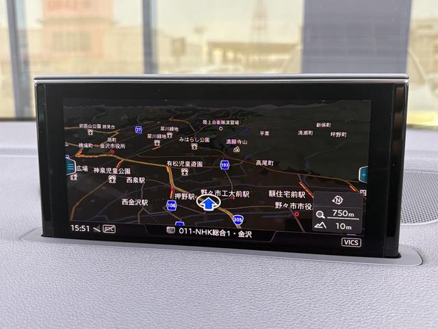 特別なクルマを選ぶための贅沢な空間をご用意。ゆったりと落ち着いた空間でコーヒーを飲みながら車選びをお楽しみください。