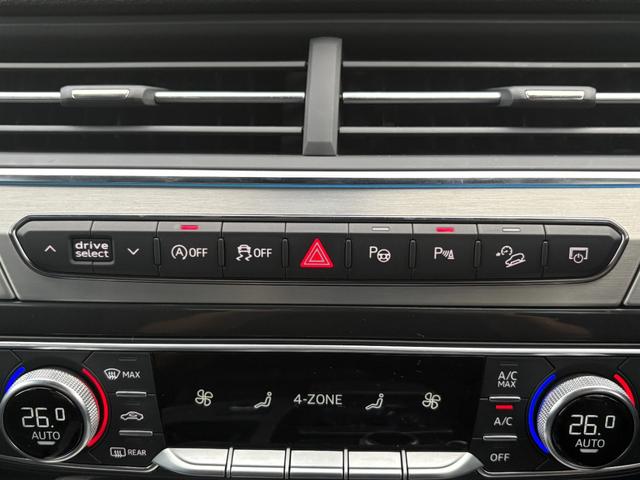 ご遠方の場合でも、下取り車両の金額を概算でお出しすることは可能でございます。車検証をお手元に、走行距離をご確認の上お問い合わせくださいませ。