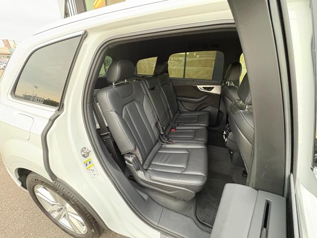 ＬＩＢＥＲＡＬＡのコンセプトは【五感で較べる】。皆様の感性を頼りにお車選びをされてみてはいかがでしょうか。