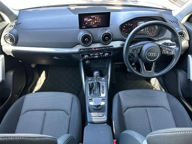 Q2 1.0TFSIスポーツ 衝突軽減ブレーキ アダプティブクルーズコントロール ブラインドスポットモニター 純正ナビ フルセグTV AppleCarPlay バックカメラ クリアランスソナー シートヒーター LEDヘッドライト(4枚目)