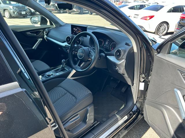 Q2 1.0TFSIスポーツ 衝突軽減ブレーキ アダプティブクルーズコントロール ブラインドスポットモニター 純正ナビ フルセグTV AppleCarPlay バックカメラ クリアランスソナー シートヒーター LEDヘッドライト(6枚目)