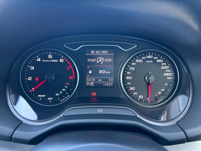 Q2 1.0TFSIスポーツ 衝突軽減ブレーキ アダプティブクルーズコントロール ブラインドスポットモニター 純正ナビ フルセグTV AppleCarPlay バックカメラ クリアランスソナー シートヒーター LEDヘッドライト(11枚目)