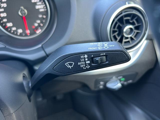 Q2 1.0TFSIスポーツ 衝突軽減ブレーキ アダプティブクルーズコントロール ブラインドスポットモニター 純正ナビ フルセグTV AppleCarPlay バックカメラ クリアランスソナー シートヒーター LEDヘッドライト(16枚目)