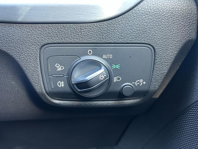 Q2 1.0TFSIスポーツ 衝突軽減ブレーキ アダプティブクルーズコントロール ブラインドスポットモニター 純正ナビ フルセグTV AppleCarPlay バックカメラ クリアランスソナー シートヒーター LEDヘッドライト(17枚目)